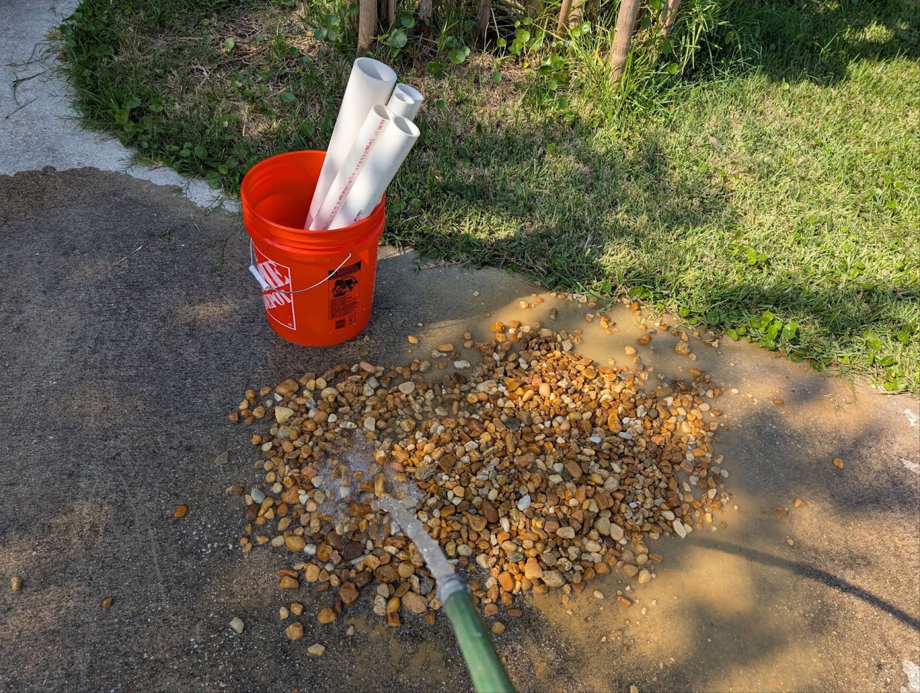 hadice postřikující horniny